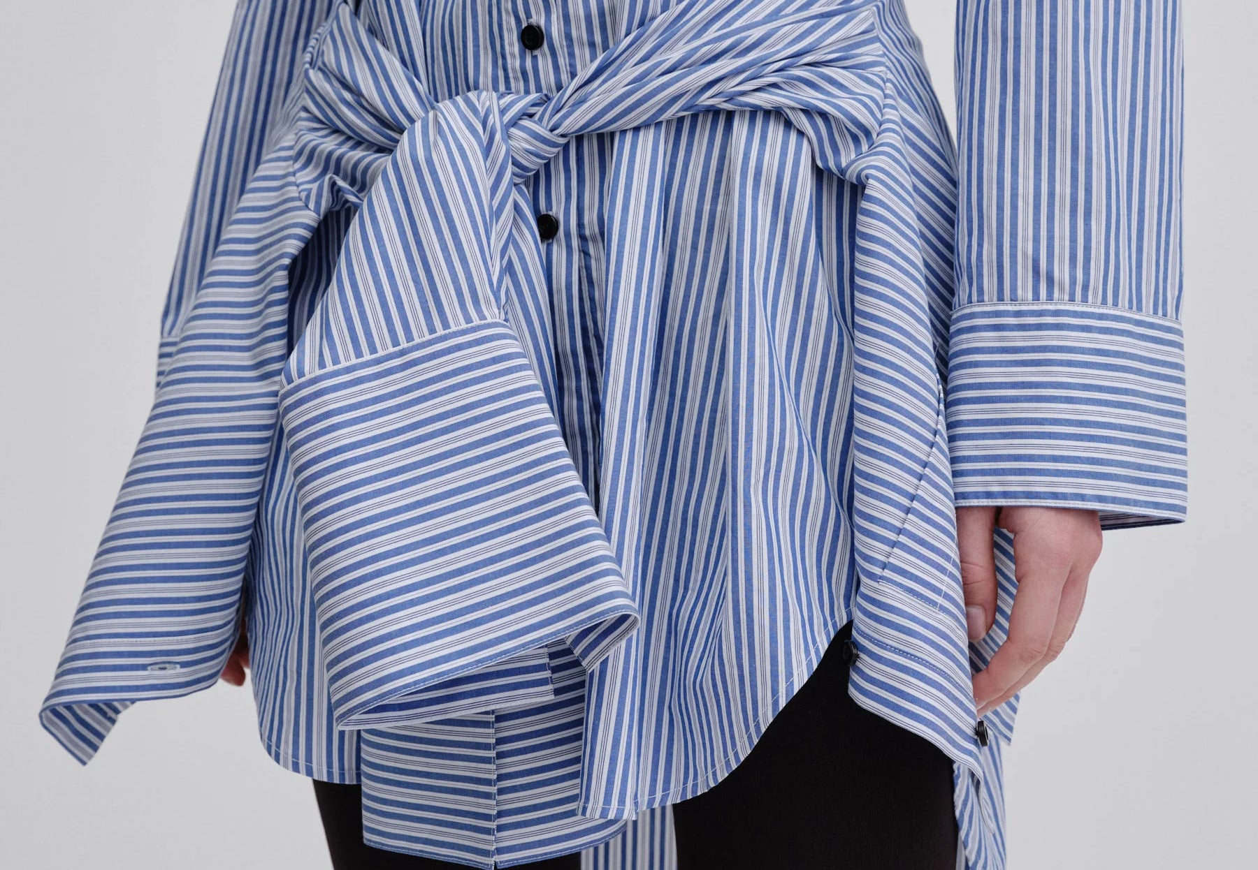 TOPS / BLOUSES